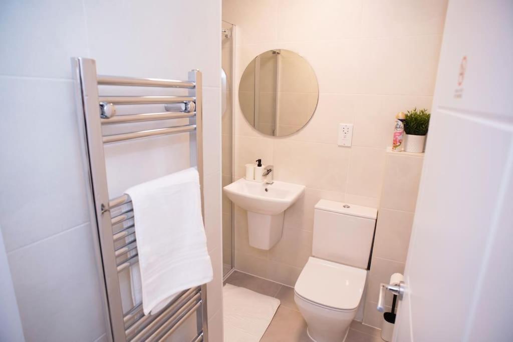 Walnut Luxurious 2-Bedroom With Ensuite - Parking, Netflix, Wifi - Close To Oxford, Bicester & Blenheim Palace Kidlington Exteriér fotografie