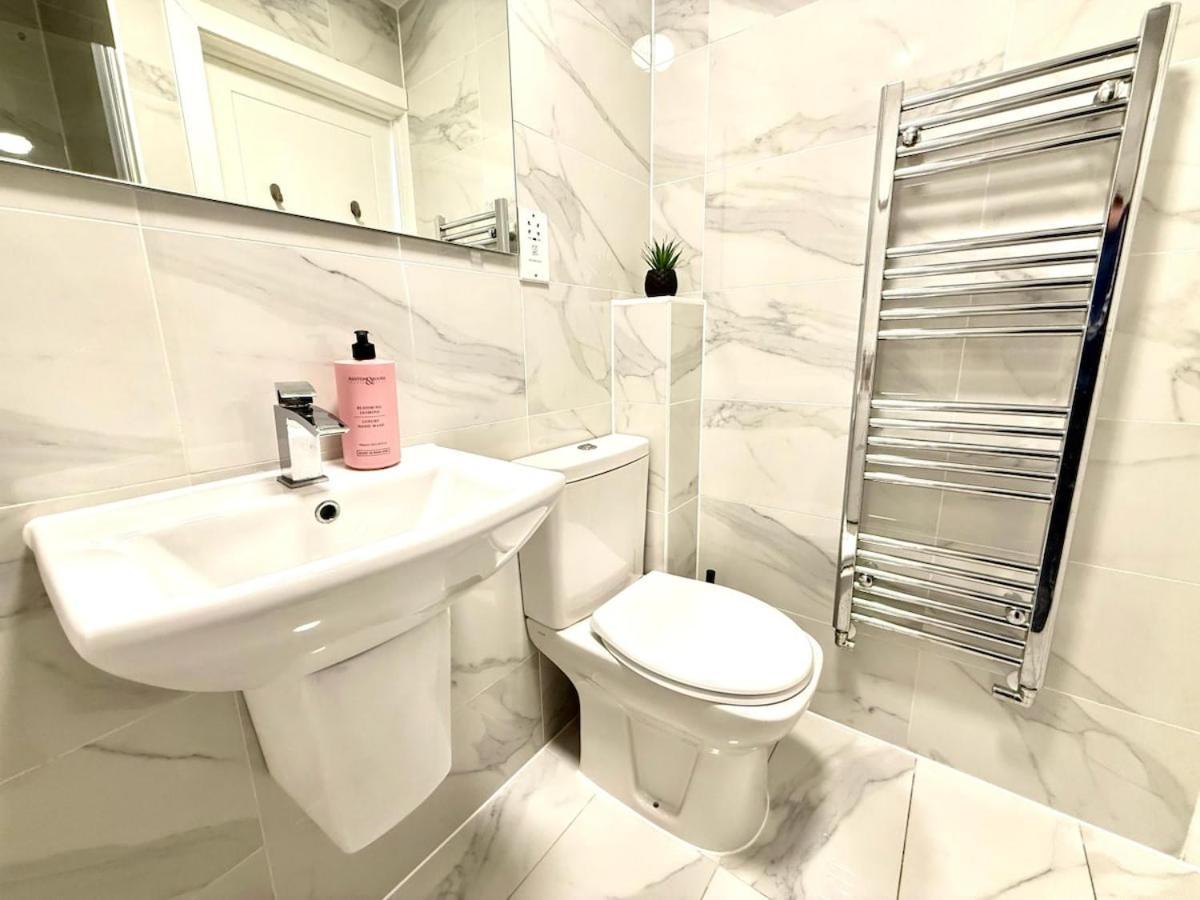Walnut Luxurious 2-Bedroom With Ensuite - Parking, Netflix, Wifi - Close To Oxford, Bicester & Blenheim Palace Kidlington Exteriér fotografie